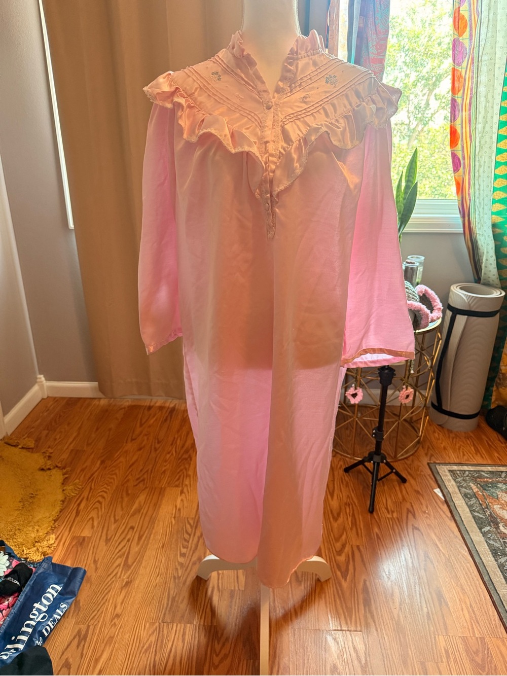 Women’s Pink Ruffle Yoke Nightgown